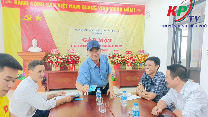 Trung tâm VHTT&TT xã Kiều Phú làm việc với các đoàn tham gia Giải Bóng chuyền hơi, thống nhất Điều lệ giải