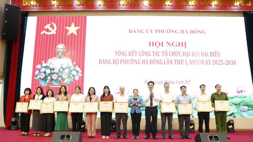 Đảng uỷ phường Hà Đông tổ chức hội nghị tổng kết công tác tổ chức Đại hội Đại biểu Đảng bộ phường lần thứ I, nhiệm kỳ 2025-2030
