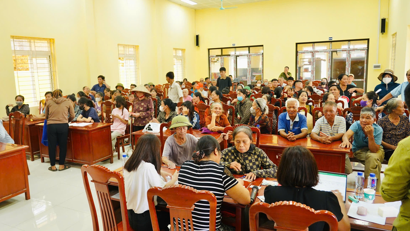 Xã Yên Lãng triển khai chi trả tiền tặng quà người dân nhân dịp kỷ Niệm 80 Năm Cách Mạng Tháng Tám Và Quốc Khánh 2/9.