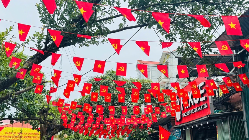 UBND xã Tam Hưng thành lập 22 Tổ tặng quà cho Nhân dân nhân dịp kỷ niệm 80 năm Cách mạng Tháng Tám và Quốc khánh 2/9