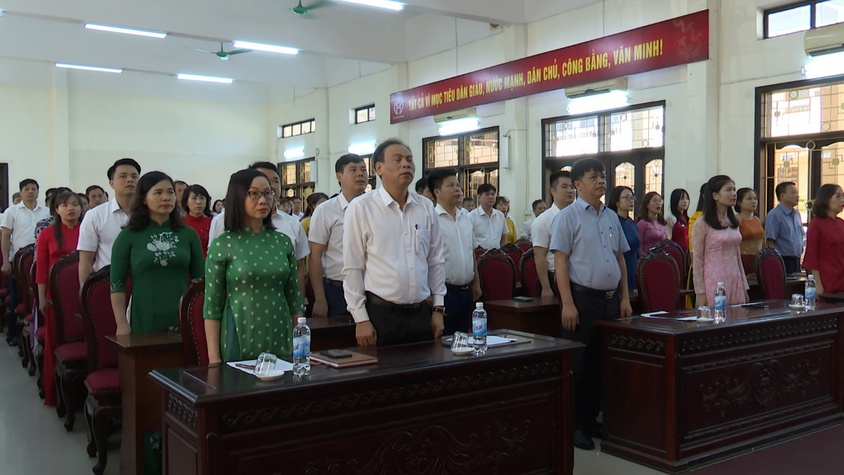 Xã Đan Phượng tổ chức Lễ Chào cờ và sinh hoạt chính trị tháng 8