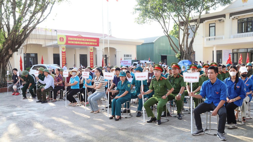 Cán bộ và nhân dân xã Thượng Phúc chung tay bảo vệ môi trường