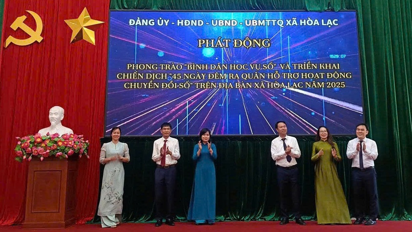 Chuyển đổi số từ cơ sở: Hòa Lạc đặt mục tiêu phổ cập kỹ năng số đến từng người dân