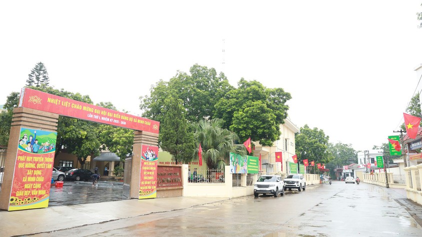 Xã Minh Châu đẩy mạnh công tác thông tin, tuyên truyền, trang trí trực quan tạo không khí thi đua sôi nổi chào mừng Đại hội Đảng bộ xã lần thứ I