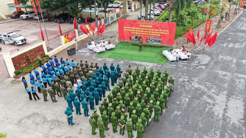 Công an xã Phù Đổng ra quân đảm bảo trật tự an toàn gia thông, trật tự đô thị, trật tự công cộng