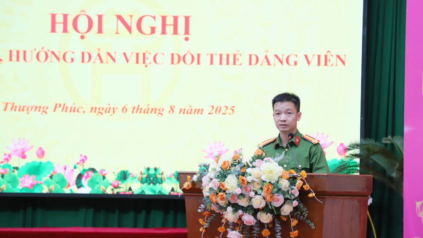 Đảng ủy xã Thượng Phúc triển khai, hướng dẫn việc đổi thẻ đảng viên