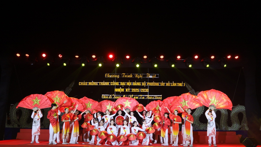 Phường Tây Hồ tổ chức chương trình nghệ thuật chào mừng thành công Đại hội Đảng bộ phường