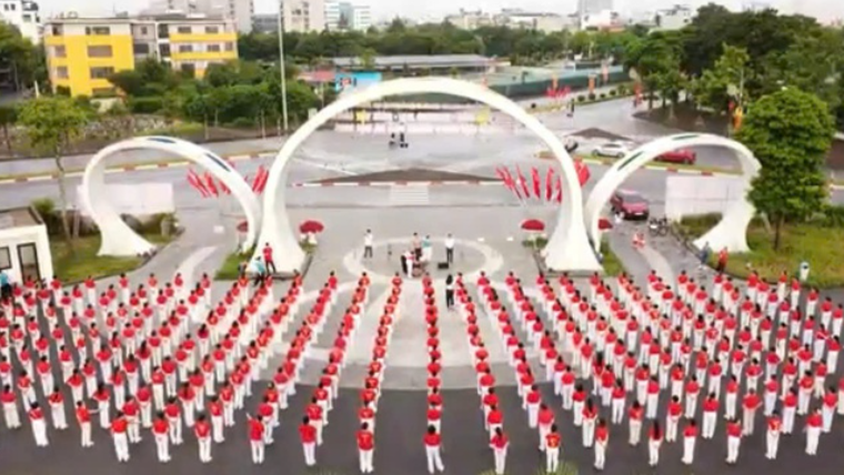Hơn 400 cán bộ, hội viên Phụ nữ phường Việt Hưng tham gia đồng diễn dân vũ nhân kỷ niệm 80 năm Quốc khánh 2/9