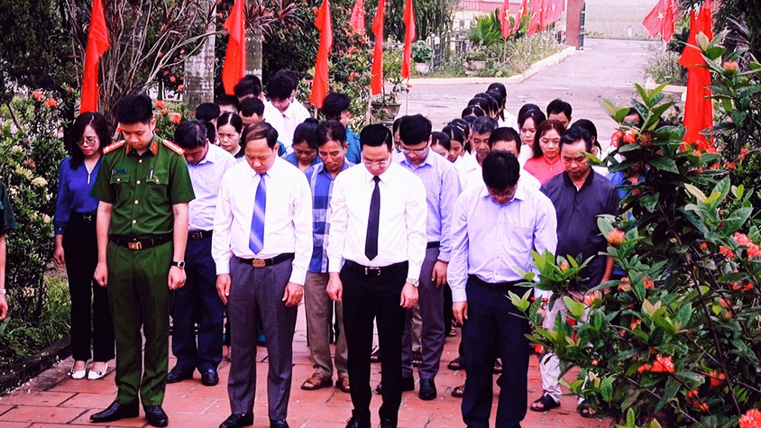  Tam Hưng tổ chức Lễ viếng các nghĩa trang liệt sĩ nhân kỷ niệm 80 năm Cách mạng Tháng Tám và Quốc khánh 2/9