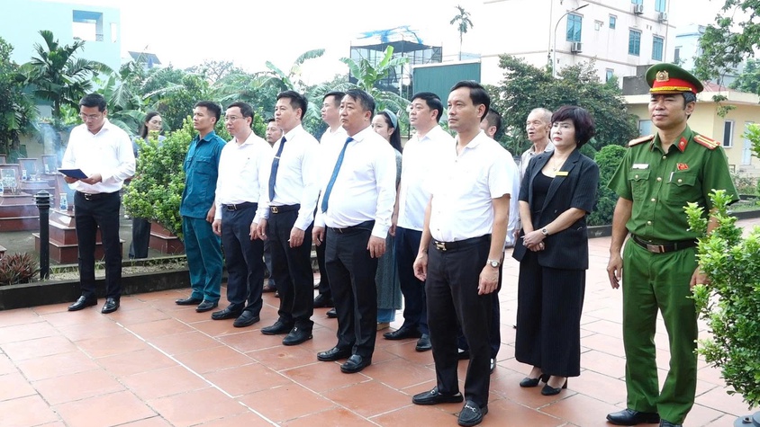 Đảng ủy – HĐND – UBND - Ủy ban MTTQ xã Bình Minh tổ chức Lễ dâng hương tưởng niệm các Anh hùng Liệt sĩ nhân dịp Kỷ niệm 80 năm ngày Quốc khánh Nước cộng hòa xã hội chủ nghĩa Việt Nam