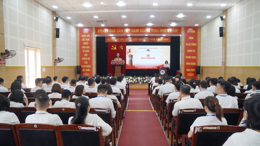 UBND phường Long Biên tổ chức Lễ chào cờ tháng 9/2025