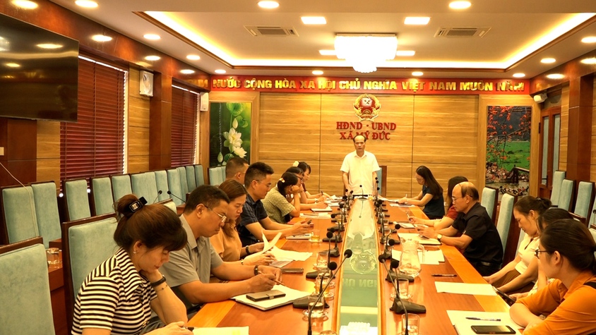 UBND xã Mỹ Đức phối hợp với Bảo hiểm xã hội cơ sở Ứng Hòa để đánh giá kết quả thực hiện các chỉ tiêu về BHXH, BHYT năm 2025