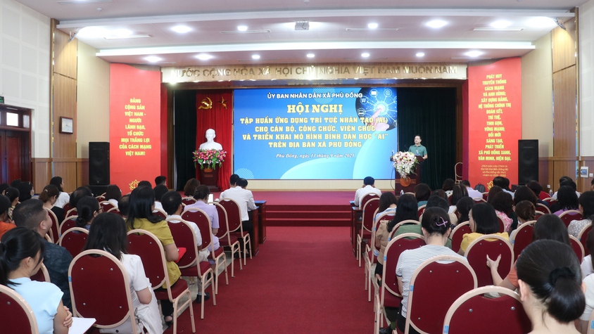 Xã Phù Đổng tập huấn ứng dụng trí tuệ nhân tạo AI cho cán bộ, công chức, viên chức