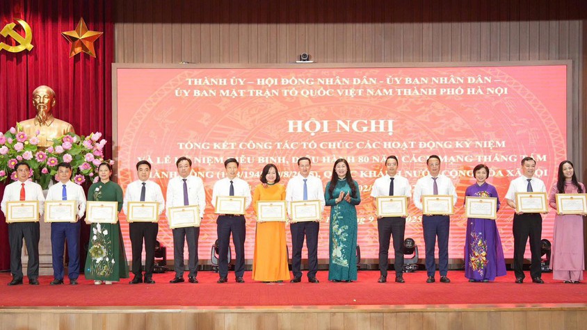 Xã Ứng Hòa vinh dự được UBND thành phố Hà Nội tặng Bằng khen tại Hội nghị tổng kết kỷ niệm 80 năm Cách mạng Tháng Tám và Quốc khánh 2/9.