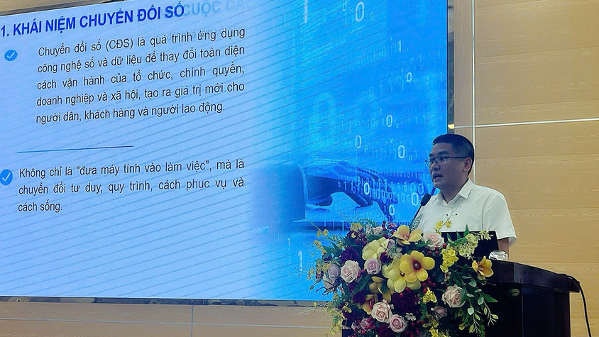 Chuỗi hoạt động triển khai thực hiện Chỉ thị 11 của UBND Thành phố Hà Nội, lan tỏa sâu rộng phong trào “Bình dân học vụ số” đến từng tổ dân phố, hộ gia đình