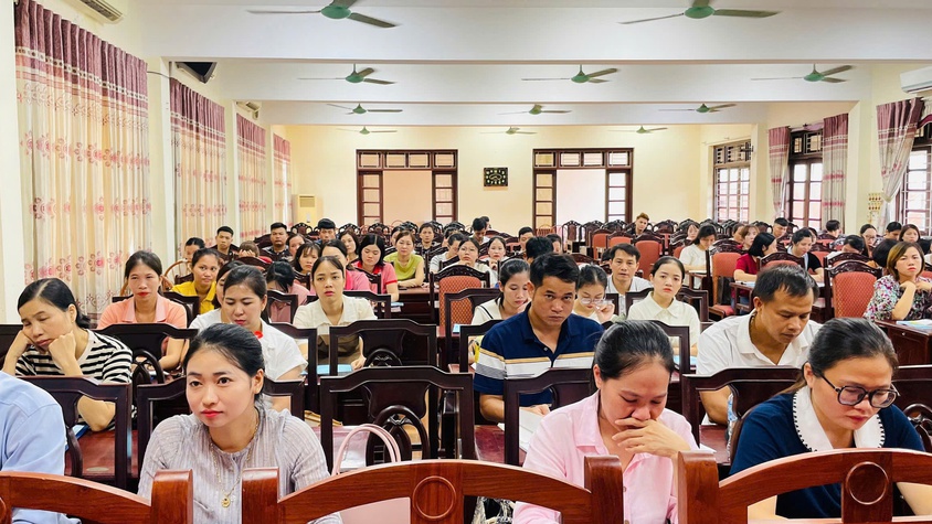 Khai giảng Lớp bồi dưỡng lý luận chính trị dành cho đảng viên mới năm 2025