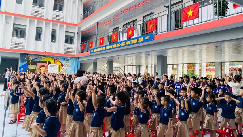 TRƯỜNG TH ĐOÀN THỊ ĐIỂM TỔ CHỨC GIÁO DỤC ĐẠO ĐỨC CHO HỌC SINH QUA CHUYÊN ĐỀ “LÒNG BIẾT ƠN”