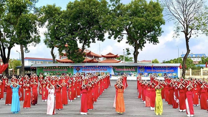 HỘI LHPN XÃ PHÚC THỌ PHÁT ĐỘNG CUỘC THI ỨNG DỤNG CÔNG NGHỆ THÔNG TIN TRONG TUYÊN TRUYỀN CÔNG TÁC HỘI PHỤ NỮ NĂM 2025