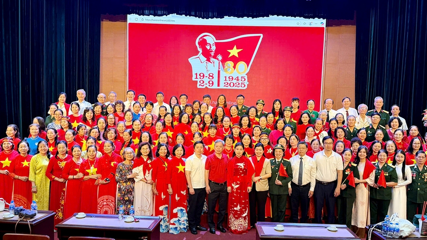 Phường Thanh Xuân tổ chức Lễ chào cờ và theo dõi Lễ kỷ niệm, diễu binh, diễu hành mừng Quốc khánh 02/9