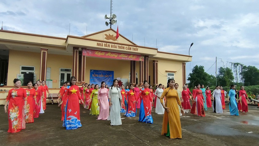 Hoạt động dân vũ sôi nổi của Hội LHPN xã Bất Bạt chào mừng 80 năm Cách mạng Tháng Tám và Quốc khánh 2/9