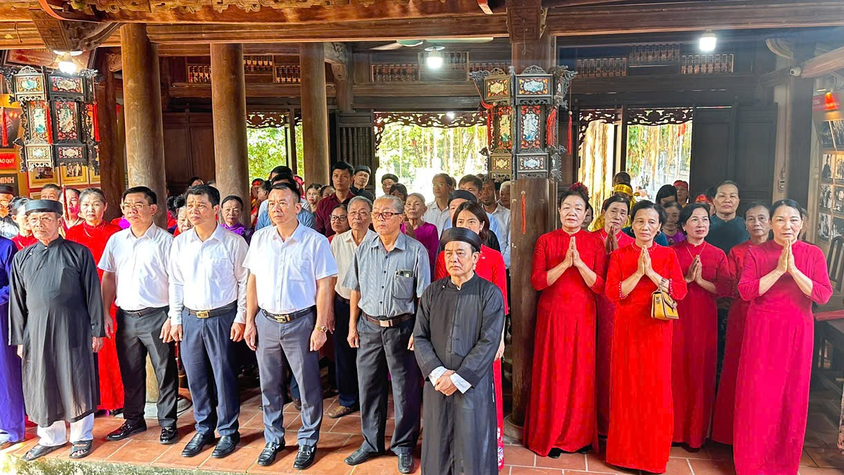Kỷ niệm 33 năm Ngày mất Nữ tướng Nguyễn Thị Định