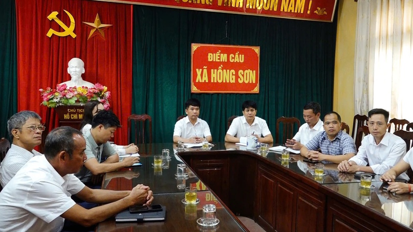 Đại biểu Quốc hội thành phố Hà Nội (đơn vị bầu cử số 9) tiếp xúc cử tri trước kỳ họp thứ 10