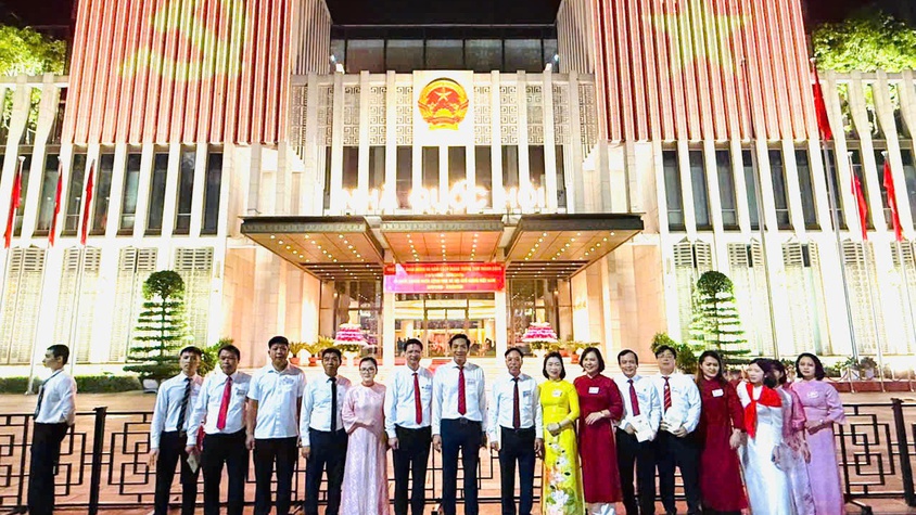 Đoàn đại biểu phường Long Biên tham dự Lễ diễu binh, diễu hành tại Quảng trường Ba Đình
