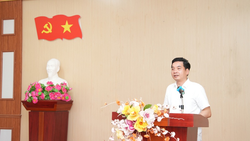 Đồng chí Bí thư Đảng ủy dự sinh hoạt tại chi bộ tổ dân phố Thành Trung