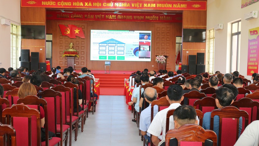 Hội nghị tập huấn kiến thức Kỹ năng số cho thành viên tổ chuyển đổi số cộng đồng.