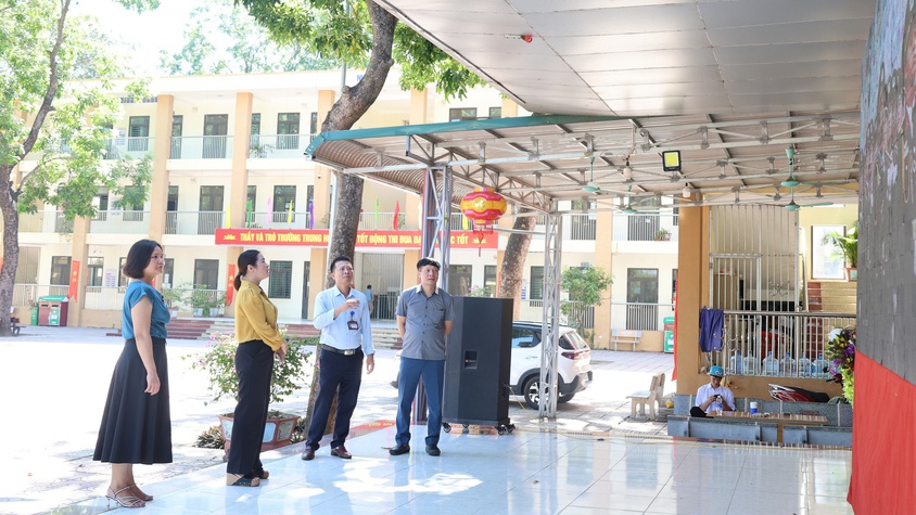 Lãnh đạo xã Quảng Bị kiểm tra công tác chuẩn bị tổ chức Lễ khai giảng năm học 2025-2026 tại một số trường học trên địa bàn
