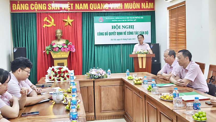Công bố Quyết định bổ nhiệm Giám đốc Phòng giao dịch Ngân hàng Chính sách xã hội Chương Mỹ.