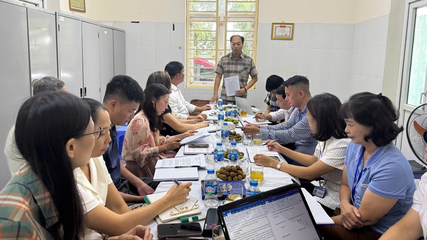 HĐND phường khảo sát chức năng, nhiệm vụ trạm y tế phường Long Biên