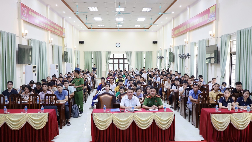 UBND xã Phú Cát tổ chức hội nghị hướng dẫn khai báo, cập nhật thông tin cơ sở về phòng cháy, chữa cháy