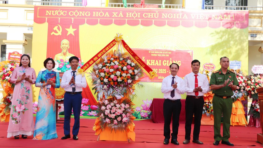 Xã Bất Bạt: Rộn ràng Lễ khai giảng năm học mới 2025- 2026