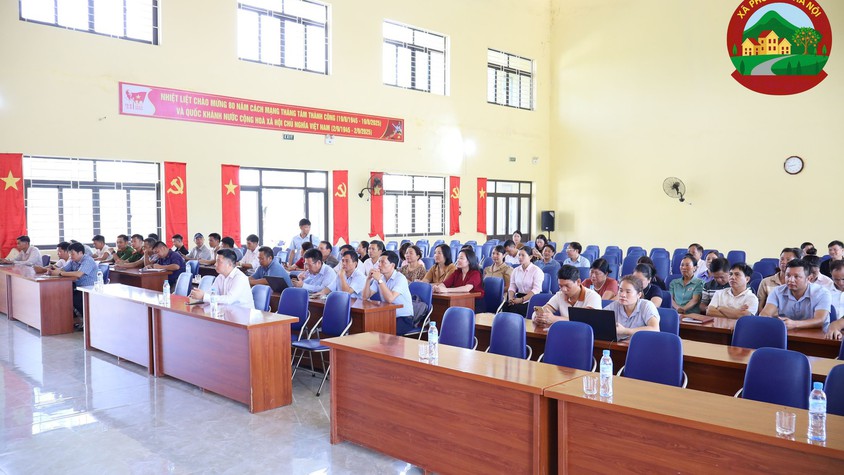 Xã Phú Cát tổ chức Hội nghị tập huấn công tác chuyển đổi số và ra quân hỗ trợ người dân thực hiện các dịch vụ công trực tuyến