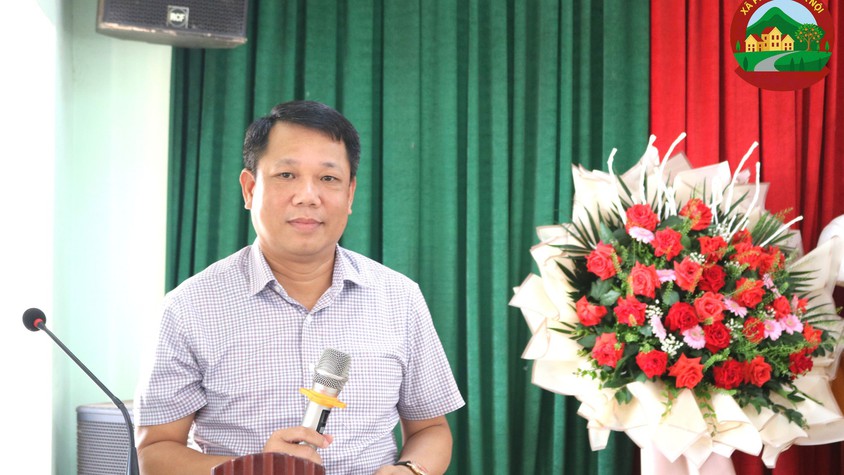 Đồng chí Phó Bí thư Thường trực Đảng ủy xã Phú Cát dự sinh hoạt chi bộ thôn Yên Thái