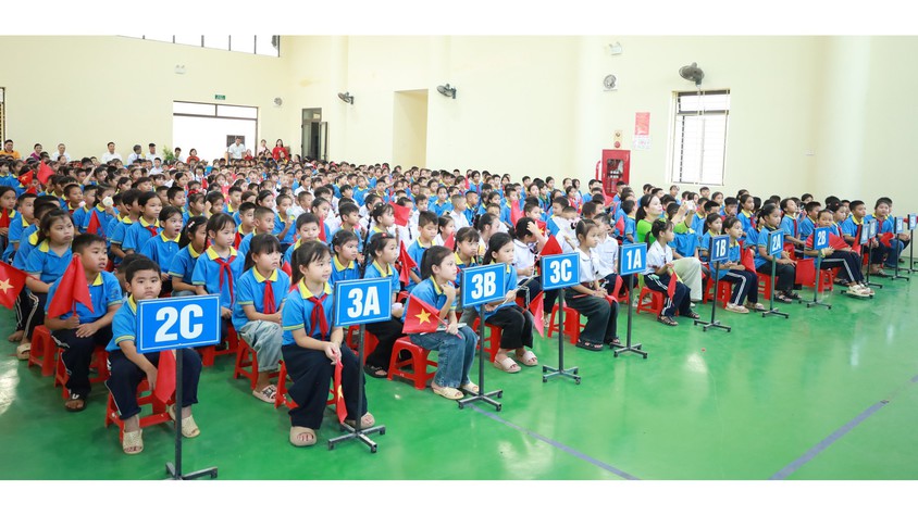 Rộn ràng không khí đón năm học mới trên xã đảo Minh Châu
