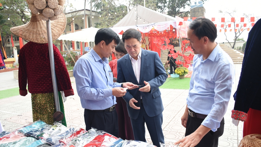 ỨNG HOÀ: SÔI NỔI CÁC HOẠT ĐỘNG TẠI CHƯƠNG TRÌNH 