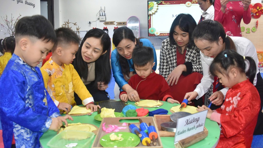 TRƯỜNG MẦM NON ĐÔNG LỖ TỔ CHỨC CHUYÊN ĐỀ PHÁT TRIỂN TÌNH CẢM – KỸ NĂNG XÃ HỘI GẮN VỚI HỘI CHỢ XUÂN.