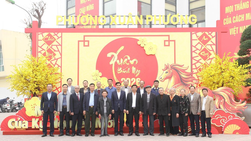Phường Xuân Phương gặp mặt các đồng chí nguyên là cán bộ chủ chốt qua các thời kỳ nhân dịp tết Bính Ngọ 2026