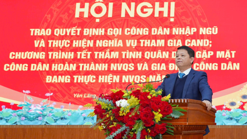 YÊN LÃNG: TỔ CHỨC HỘI NGHỊ TRAO QUYẾT ĐỊNH GỌI CÔNG DÂN NHẬP NGŨ VÀ CHƯƠNG TRÌNH “TẾT THẮM TÌNH QUÂN DÂN” NĂM 2026