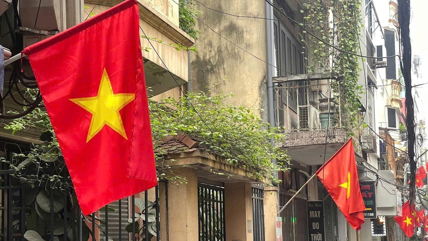 Treo cờ Tổ quốc chào mừng Ngày bầu cử đại biểu Quốc hội khóa XVI và đại biểu HĐND các cấp nhiệm kỳ 2026 – 2031