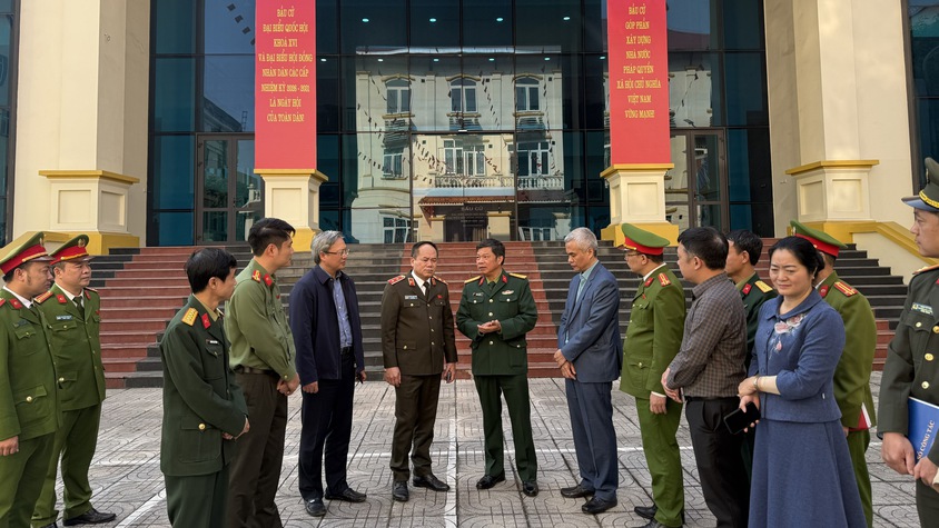 Đoàn công tác số 9 Thành ủy Hà Nội kiểm tra công tác chuẩn bị bầu cử tại phường Nghĩa Đô