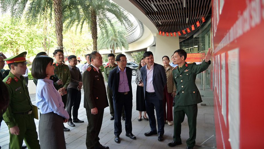 Đoàn công tác số 9 Thành ủy Hà Nội kiểm tra công tác chuẩn bị bầu cử tại phường Cầu Giấy