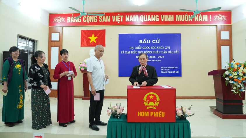 Gia Lâm rộn ràng ngày hội bầu cử – Cử tri nô nức thực hiện quyền và nghĩa vụ công dân