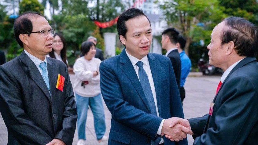 Cử tri phường Đông Ngạc phấn khởi, hăng hái đi bỏ phiếu bầu cử đại biểu Quốc hội khóa XVI và đại biểu HĐND các cấp nhiệm kỳ 2026 -2031.