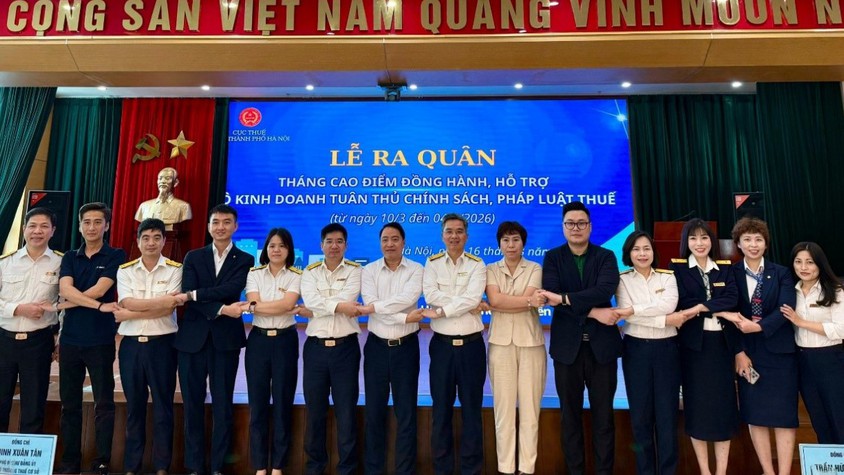 Thuế cơ sở 11  - Thuế TP Hà Nội hưởng ứng Lễ ra quân “Tháng cao điểm đồng hành, hỗ trợ hộ kinh doanh, cá nhân kinh doanh tuân thủ pháp luật thuế”