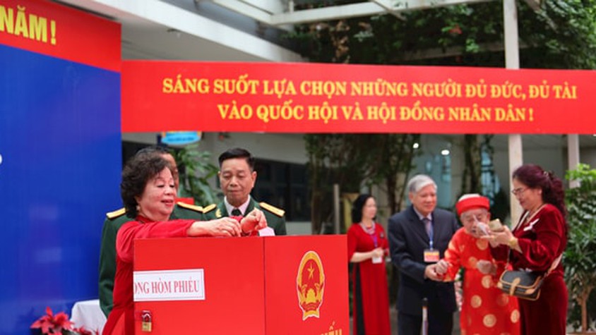 100% cử tri phường Đống Đa hoàn thành bỏ phiếu