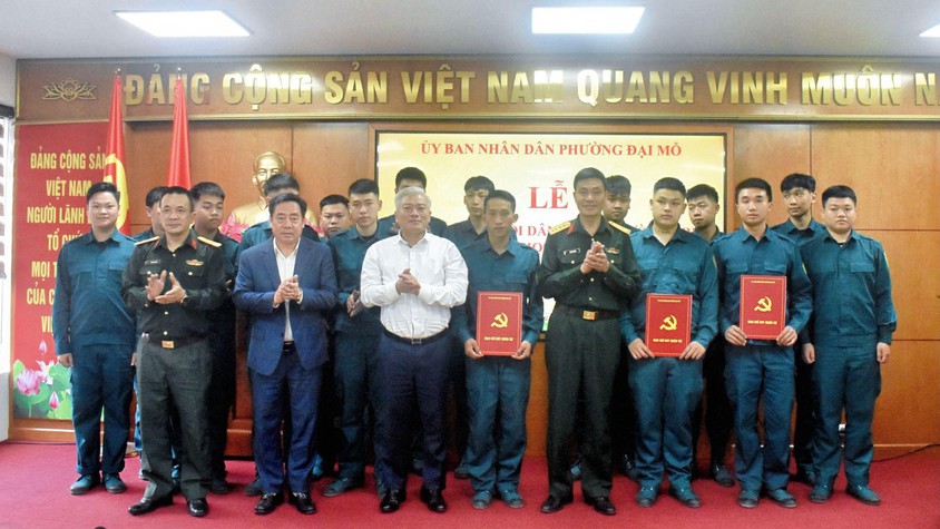 Phường Đại Mỗ công bố Quyết định thành lập Trung đội Dân quân thường trực