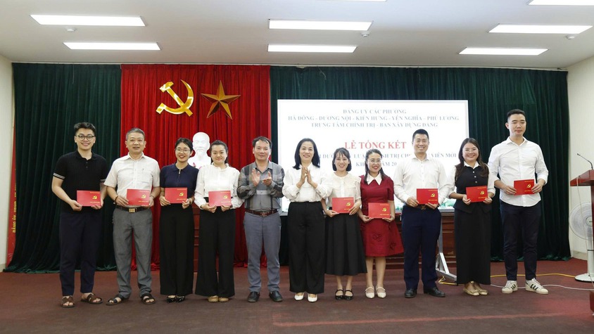 Bế giảng lớp bồi dưỡng lý luận chính trị dành cho đảng viên mới khóa I năm 2026